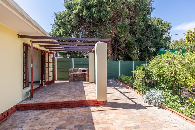 5 Bedroom Property for Sale in Bergvliet Western Cape